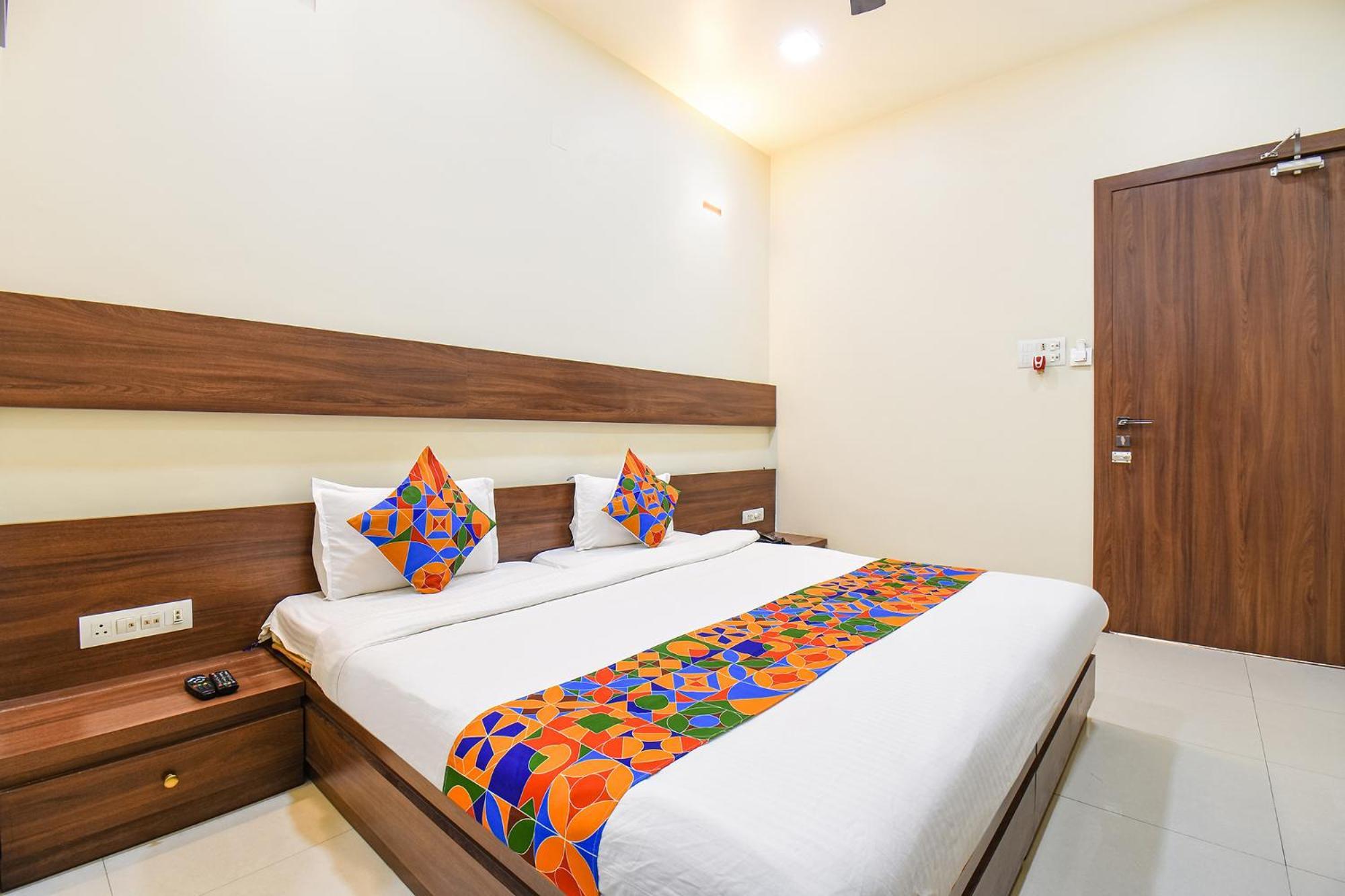 Fabhotel Royal Suits - Nr Mahadji Shinde Chhatri Pune Exterior foto